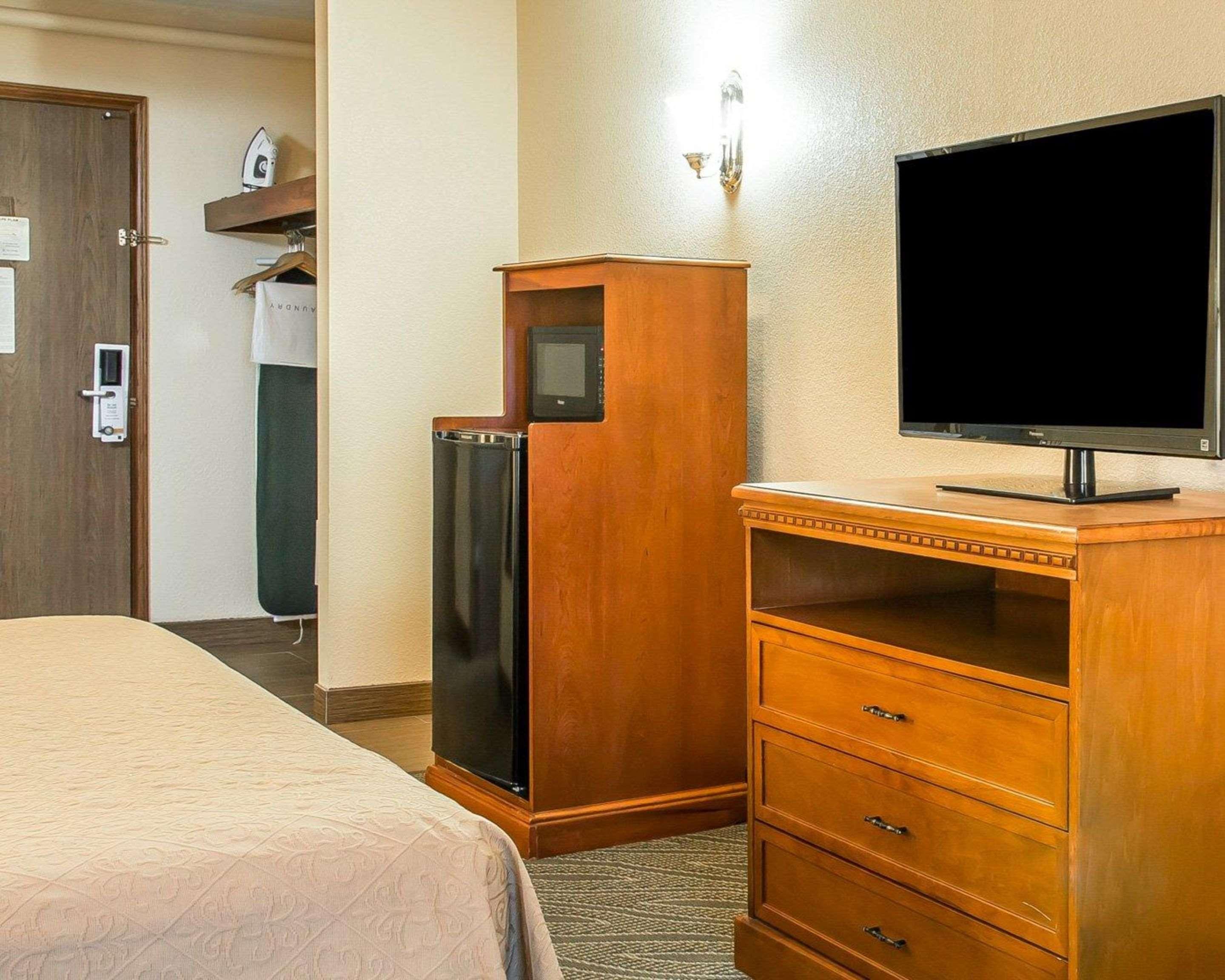 Quality Inn Gaylord Ngoại thất bức ảnh