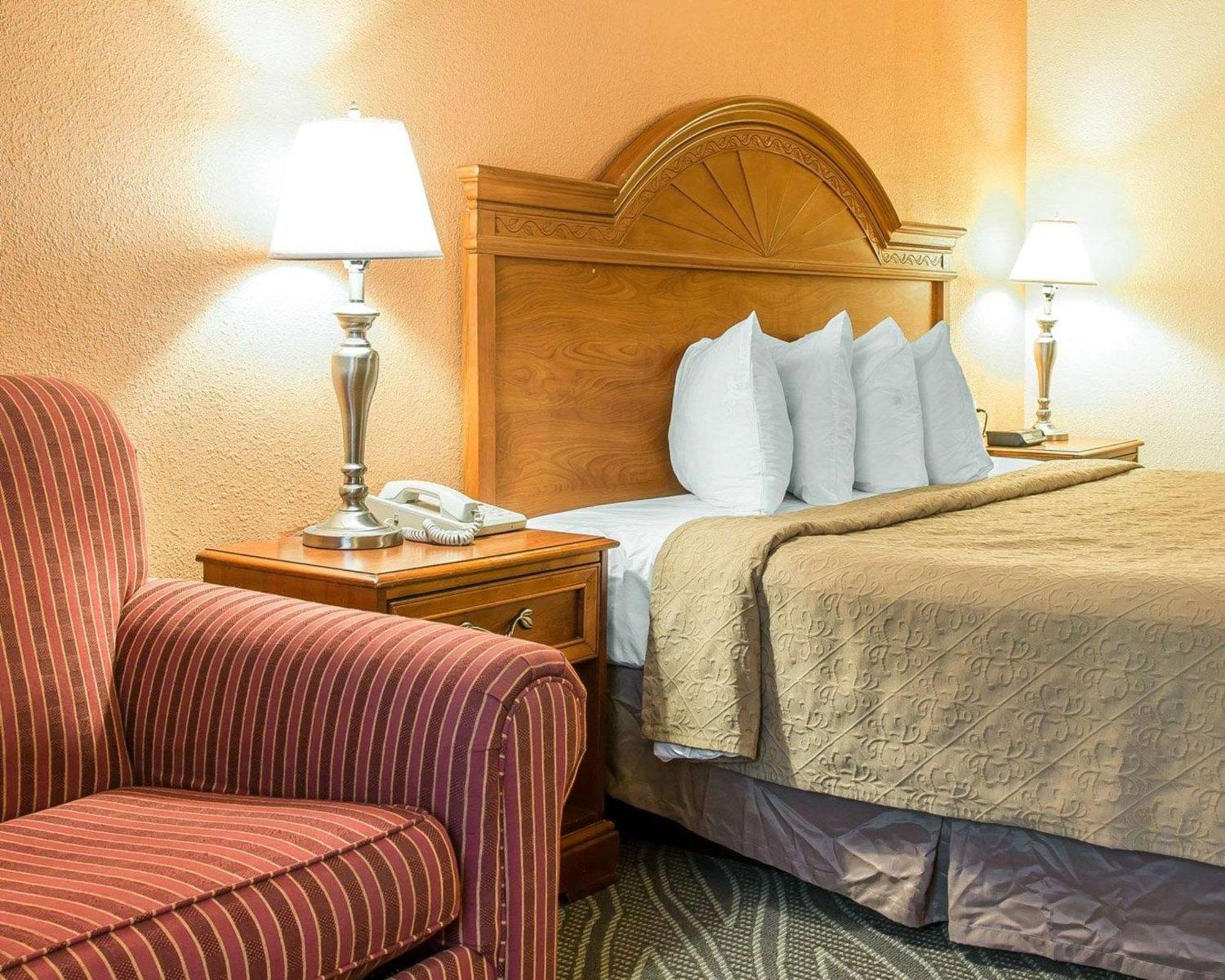 Quality Inn Gaylord Ngoại thất bức ảnh