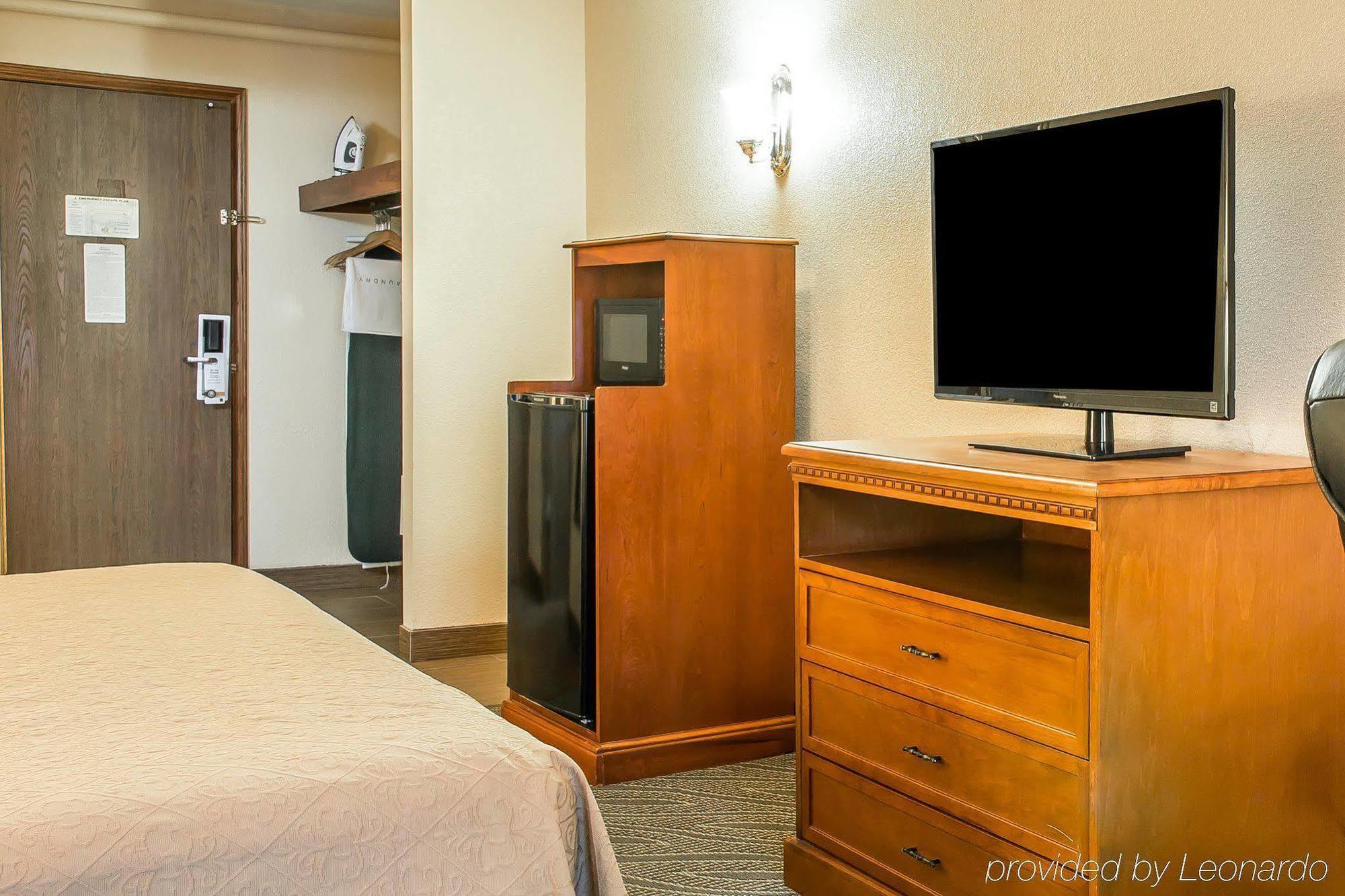 Quality Inn Gaylord Ngoại thất bức ảnh